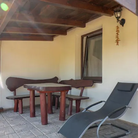 Pinka-voelgyi Napfeny Farm Apartment
