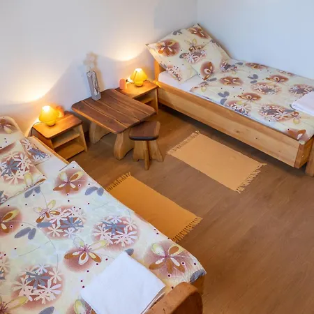 Pinka-voelgyi Napfeny Farm Apartment *